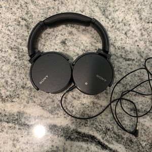 SONY noise cancelling headphones